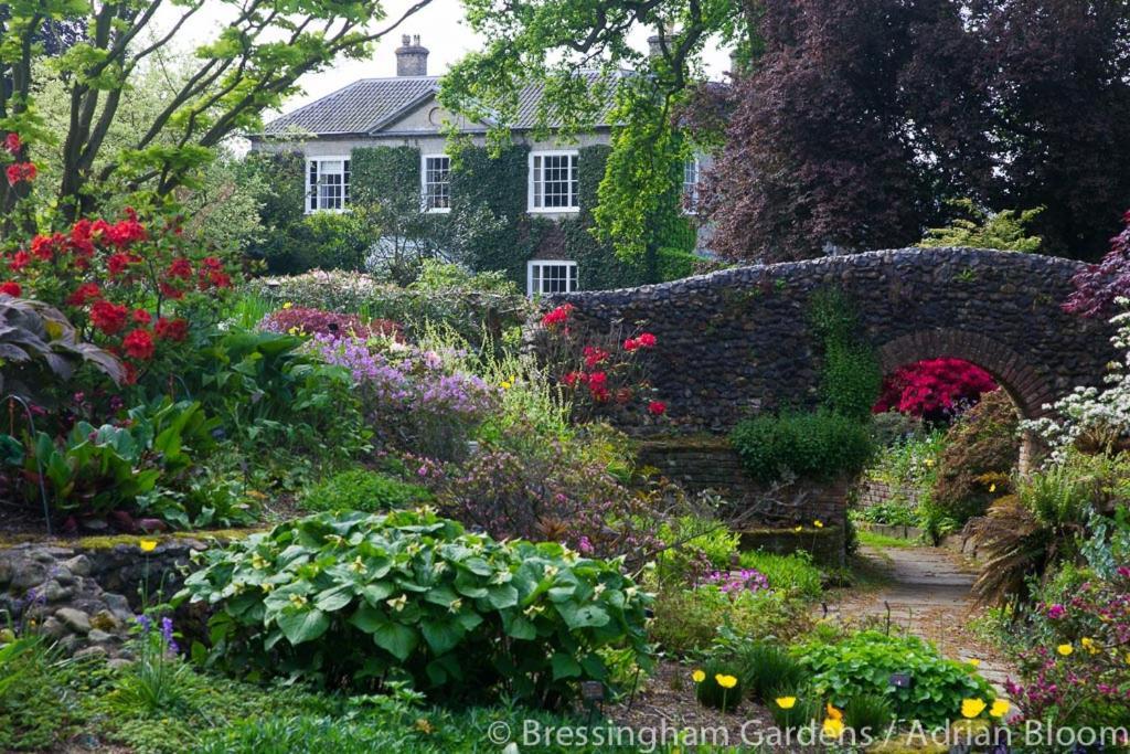 Bressingham Hall Exterior photo
